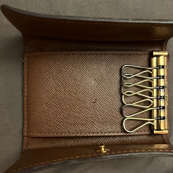 Authentic LV key chain..monogram color - Picture 5 of 5